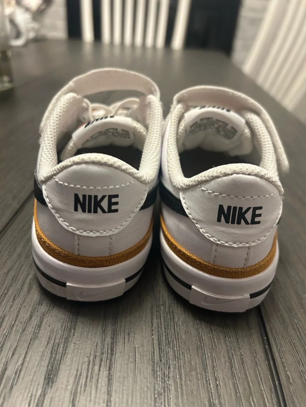 Nike Court Legacy Sneaker - Picture 4 of 11